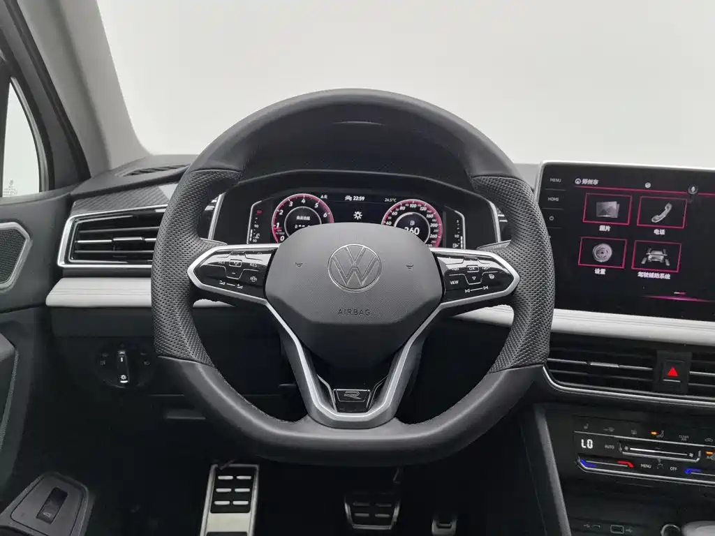 Volkswagen Tiguan L — миниатюра 11