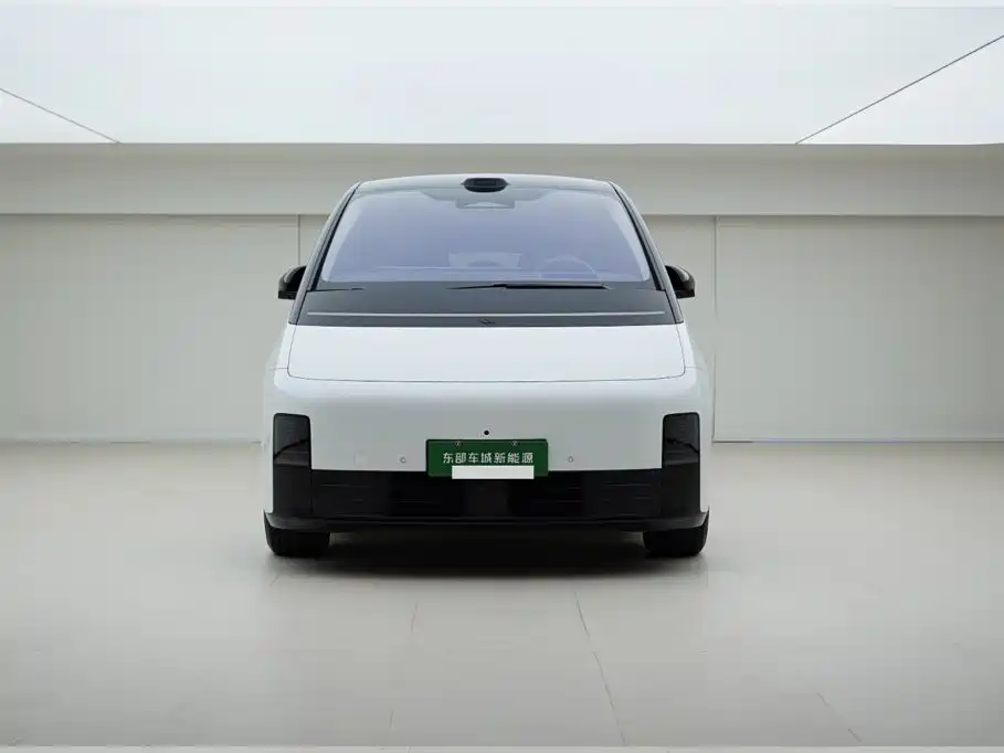 Li Auto Li MEGA — миниатюра 2