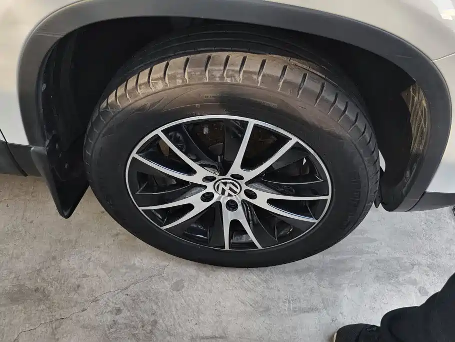 Volkswagen Tiguan — миниатюра 6