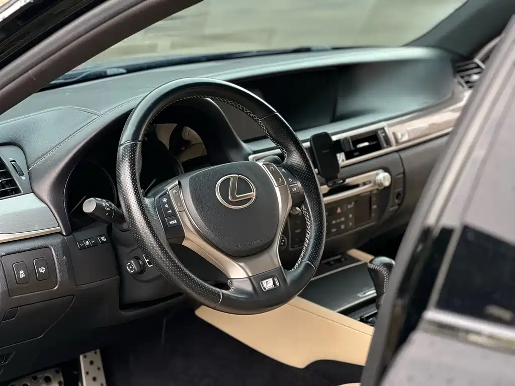 Lexus GS — миниатюра 21