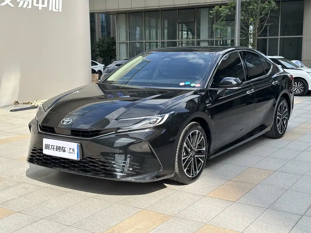 Toyota Camry 2024 2.0HG Luxury