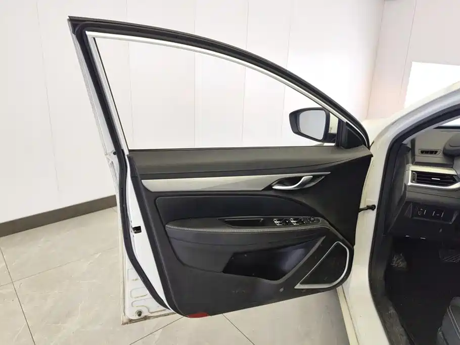 Geely Emgrand — миниатюра 7
