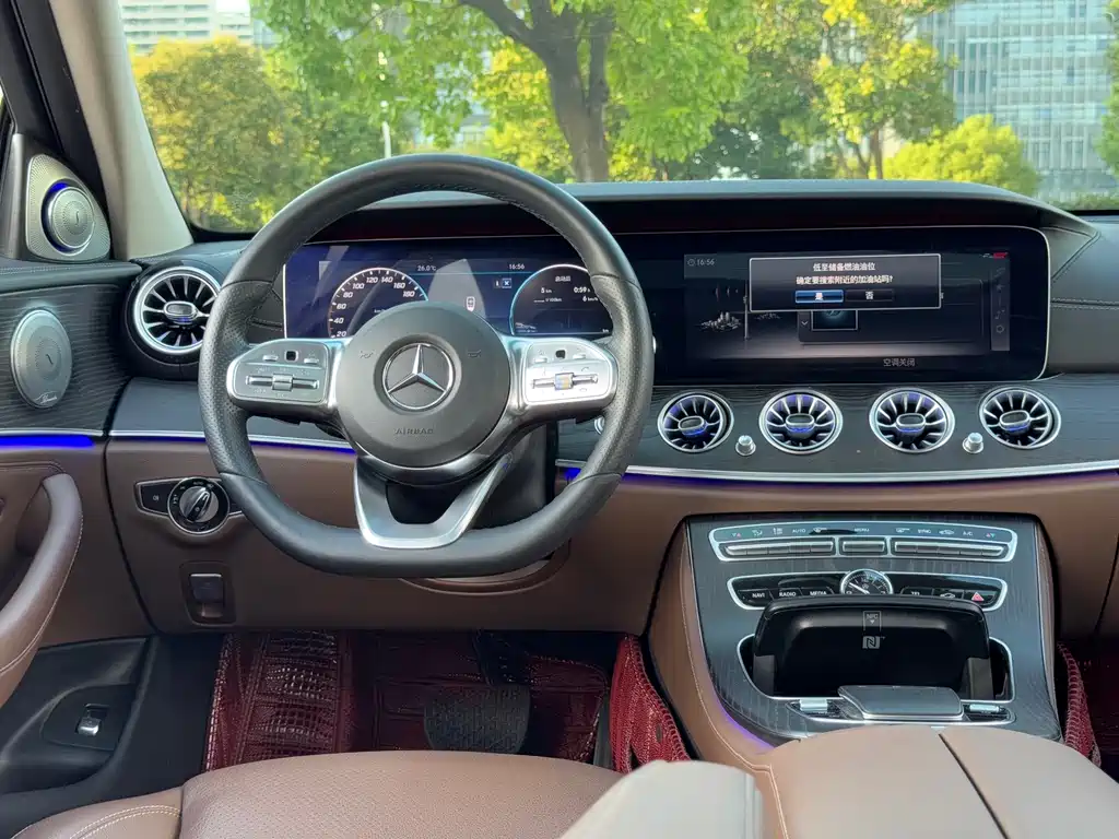 Mercedes-Benz E-Class — миниатюра 21
