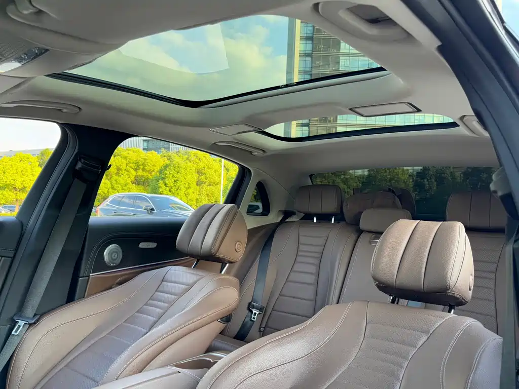 Mercedes-Benz E-Class — миниатюра 6