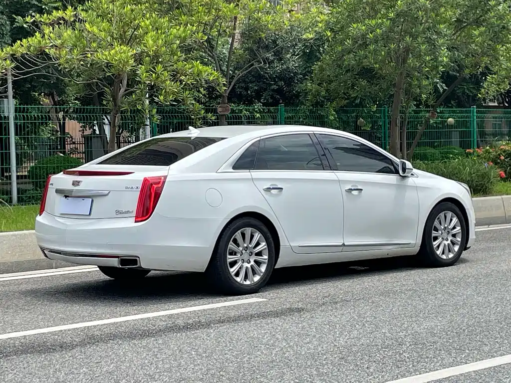Cadillac XTS — миниатюра 4