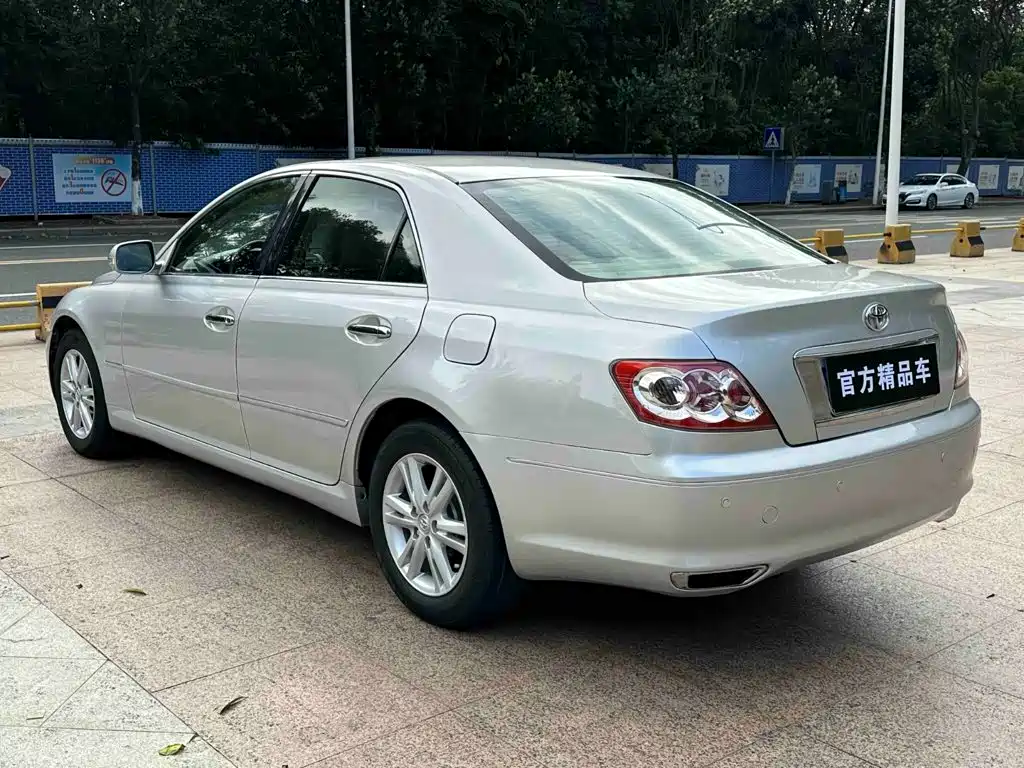 Toyota Reiz — миниатюра 8