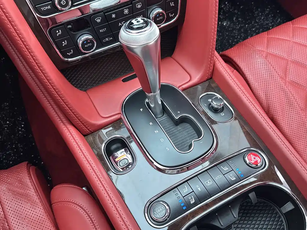 Bentley Flying Spur — миниатюра 12
