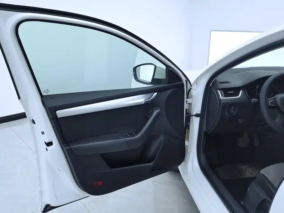Skoda Octavia — миниатюра 7