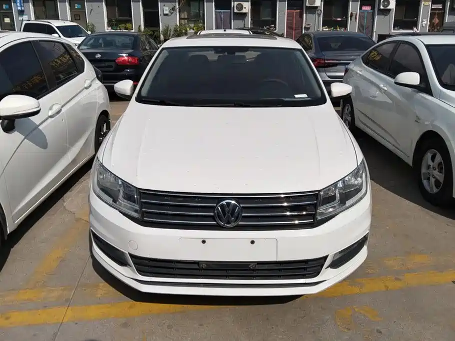 Volkswagen Santana — миниатюра 2