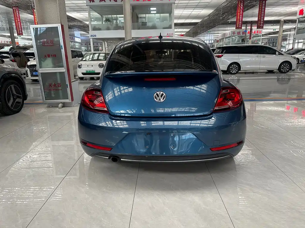 VOLKSWAGEN BEETLE