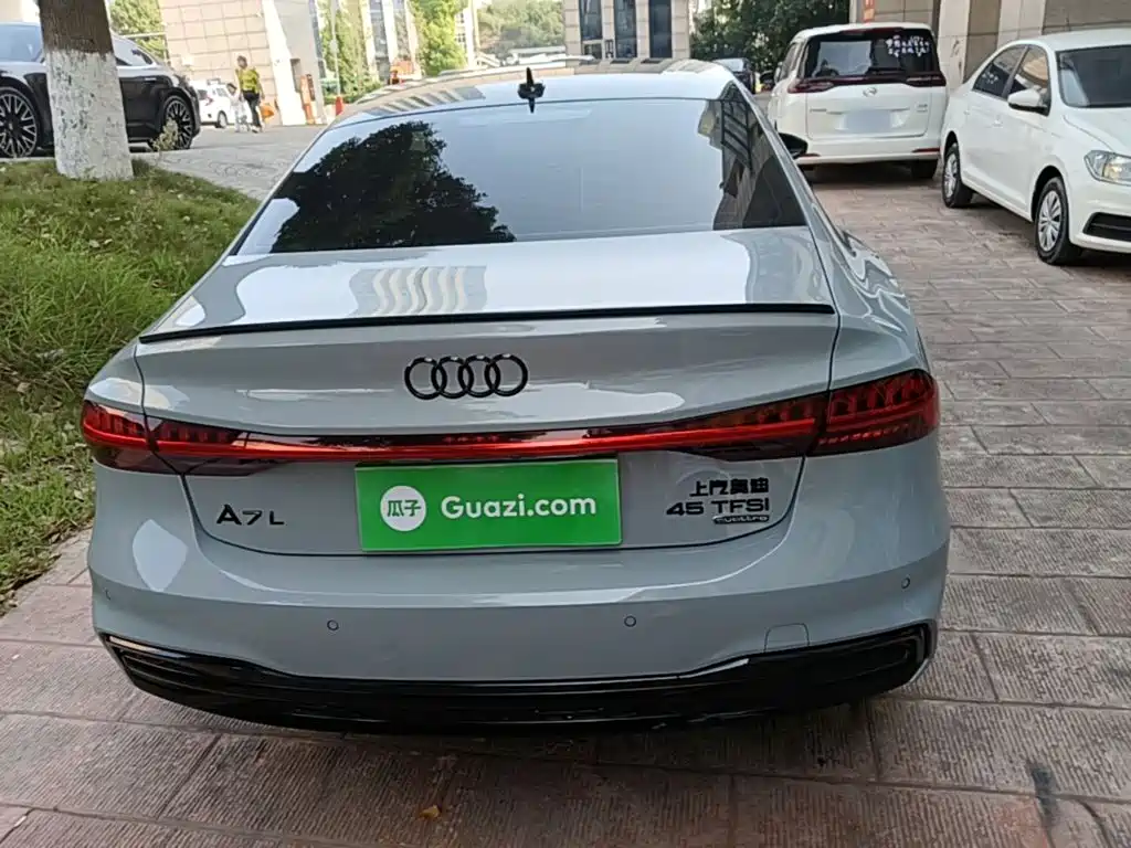 Audi A7L — миниатюра 6