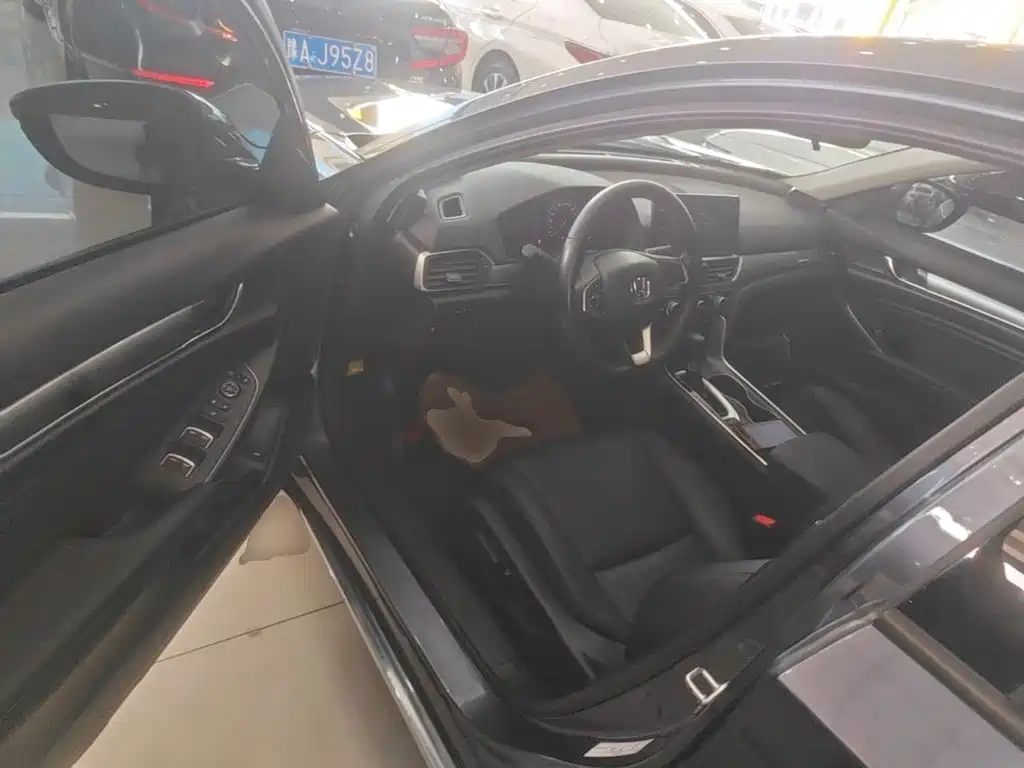 Honda Accord — миниатюра 16