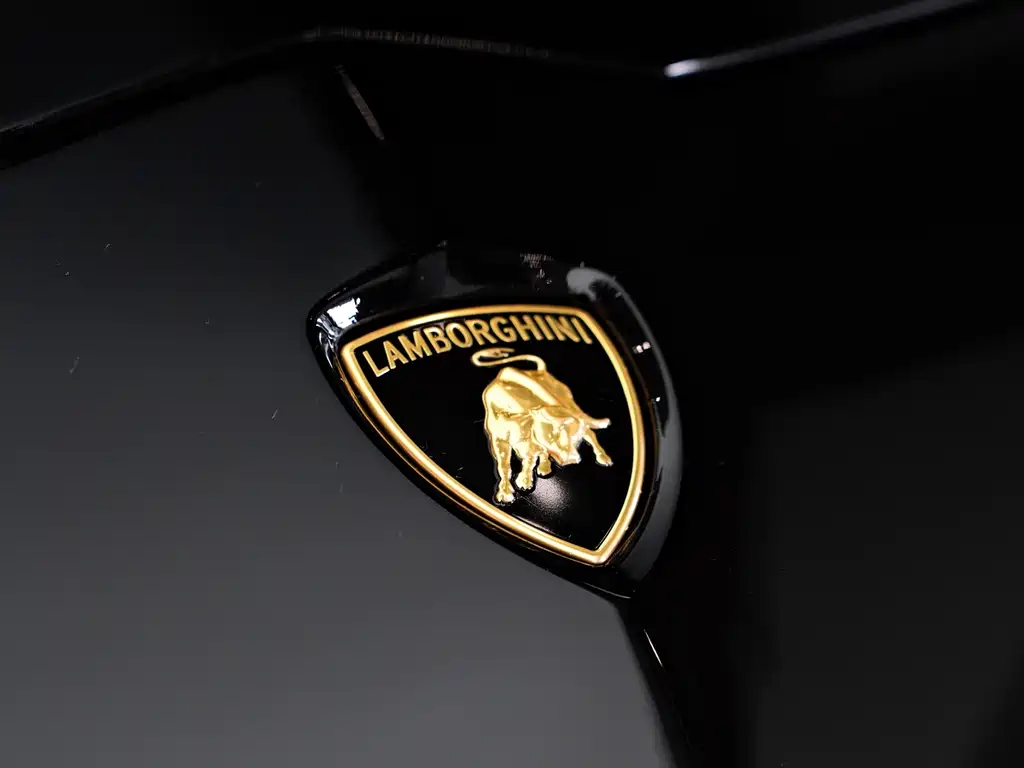 Lamborghini Aventador — миниатюра 10
