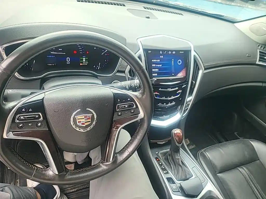 Cadillac SRX — миниатюра 10
