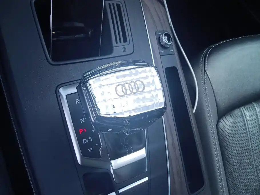 Audi Q5L — миниатюра 16