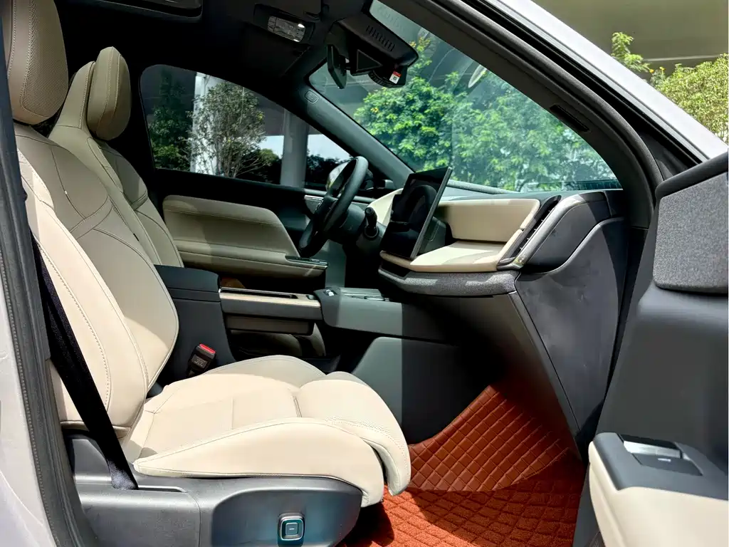 Volvo XC70 PHEV — миниатюра 12