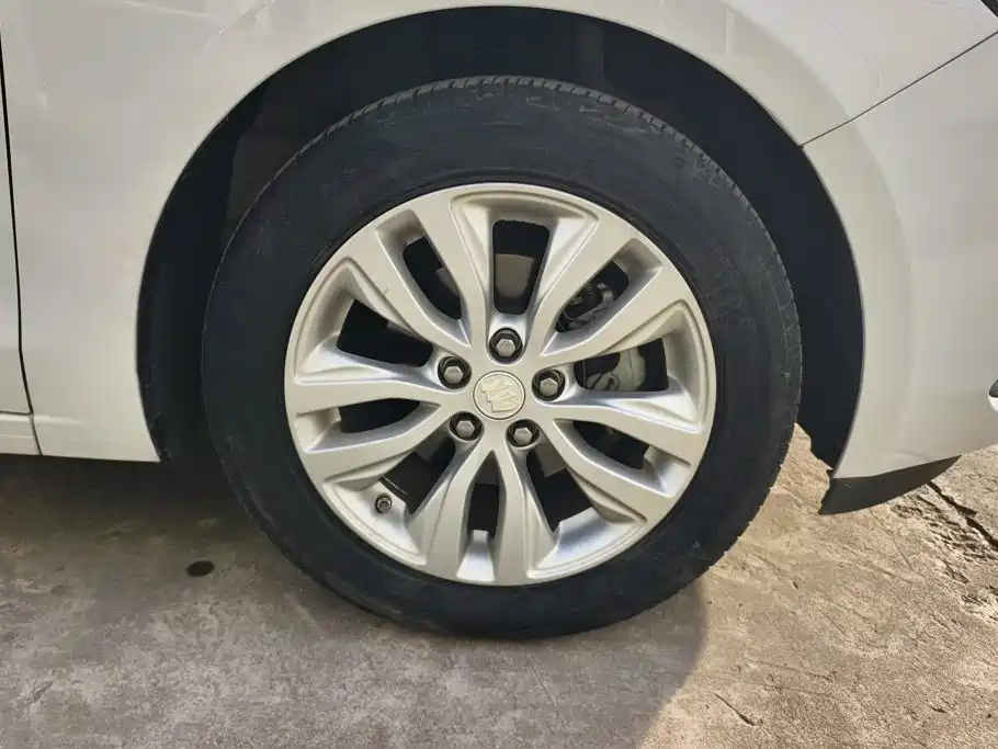 Buick Excelle — миниатюра 6