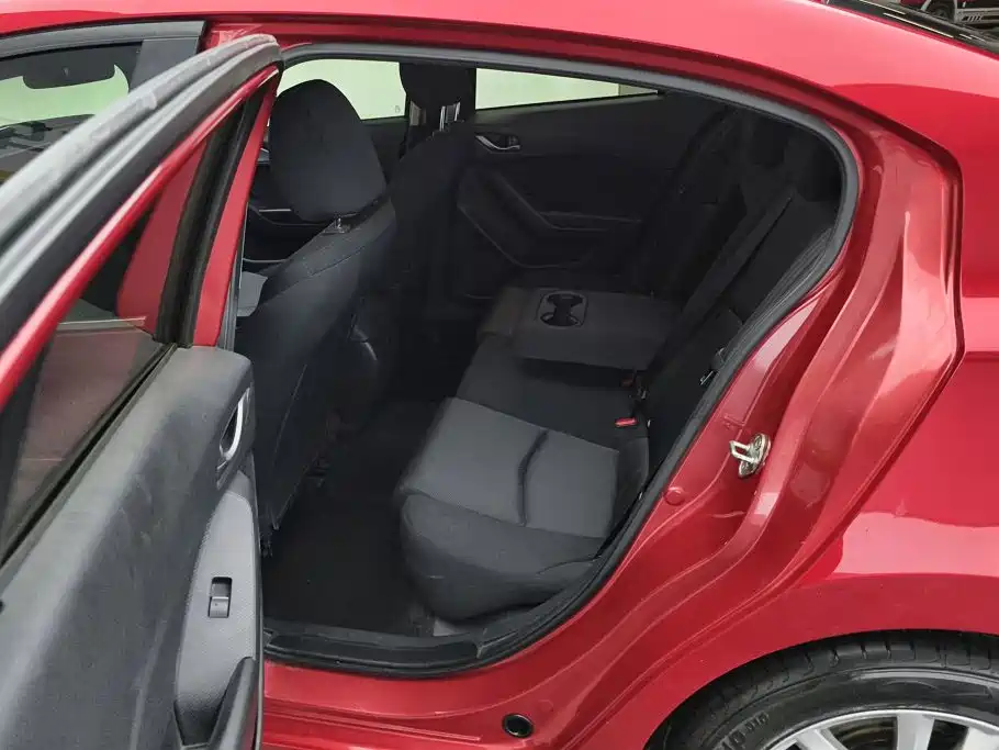 Mazda 3 Axela — миниатюра 11