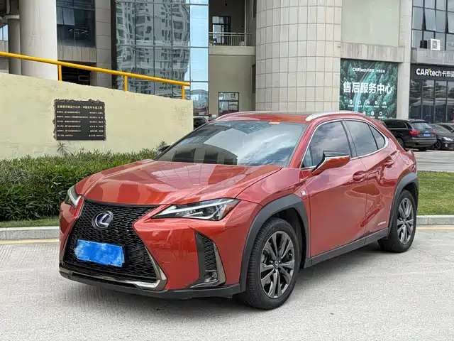 LEXUS UX 2019