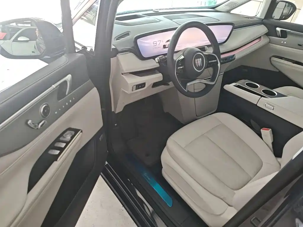 Buick GL8 Hybrid — миниатюра 21