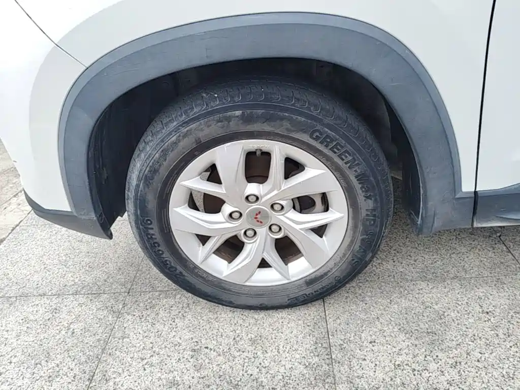Wuling Hongguang S3 — миниатюра 23