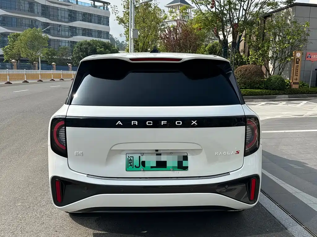 ARCFOX S — миниатюра 4