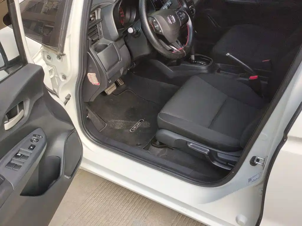 Honda Fit — миниатюра 17