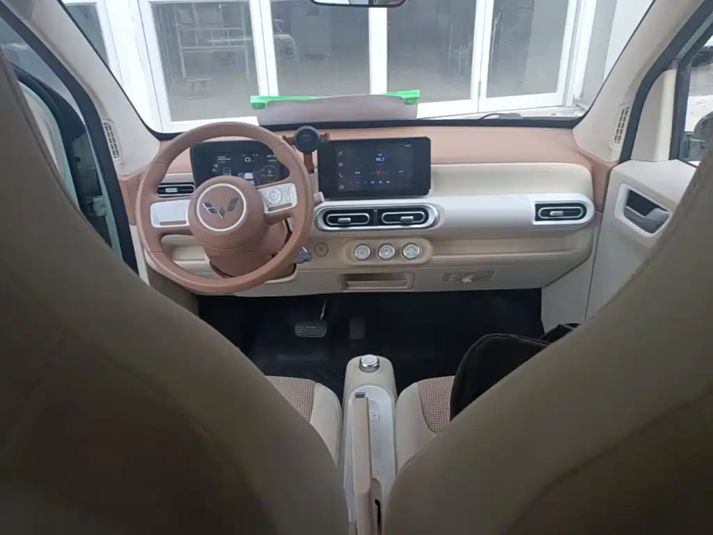Wuling MINIEV — миниатюра 10