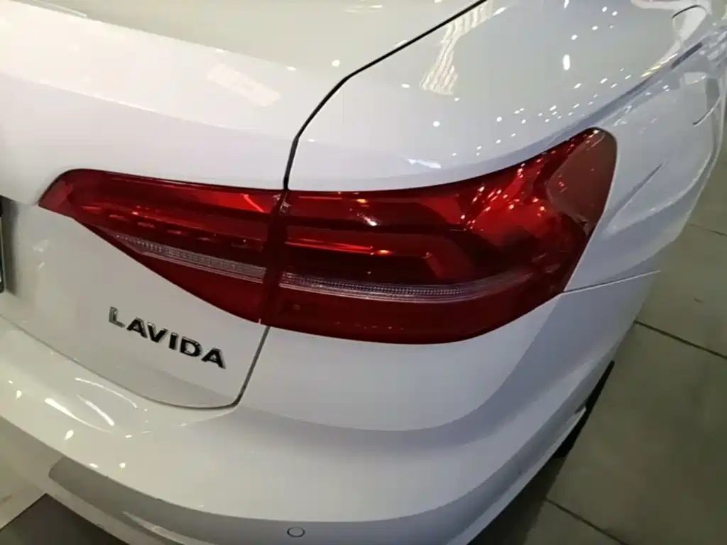 Volkswagen Lavida — миниатюра 8