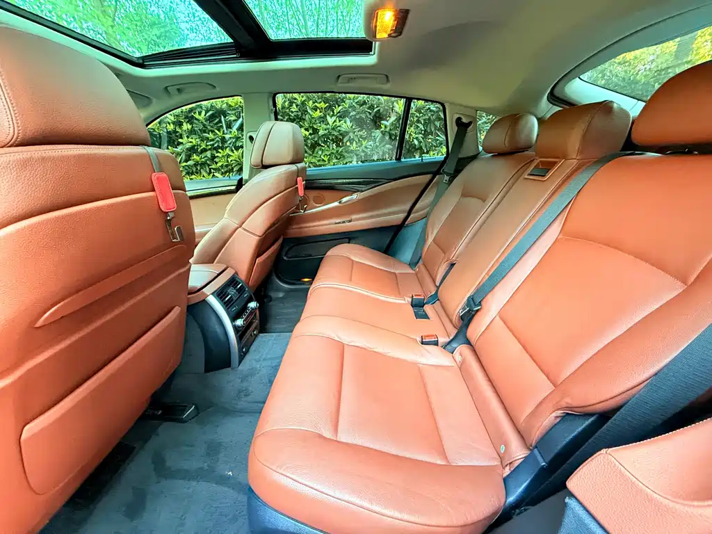BMW 5 Series GT — миниатюра 7
