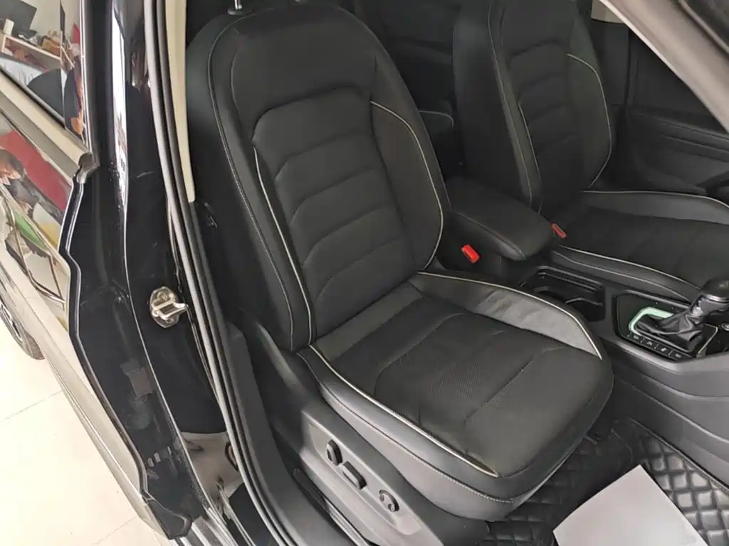 Volkswagen Tiguan L — миниатюра 25