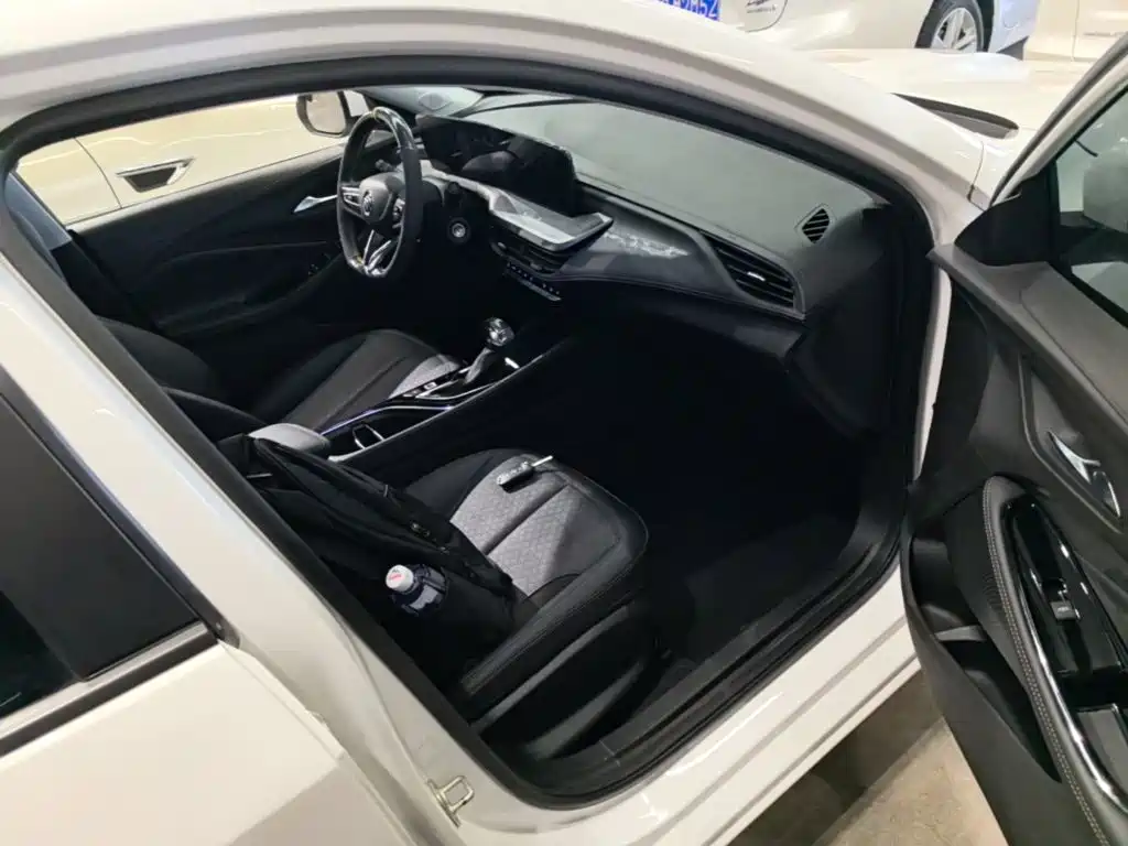 Buick Verano — миниатюра 9