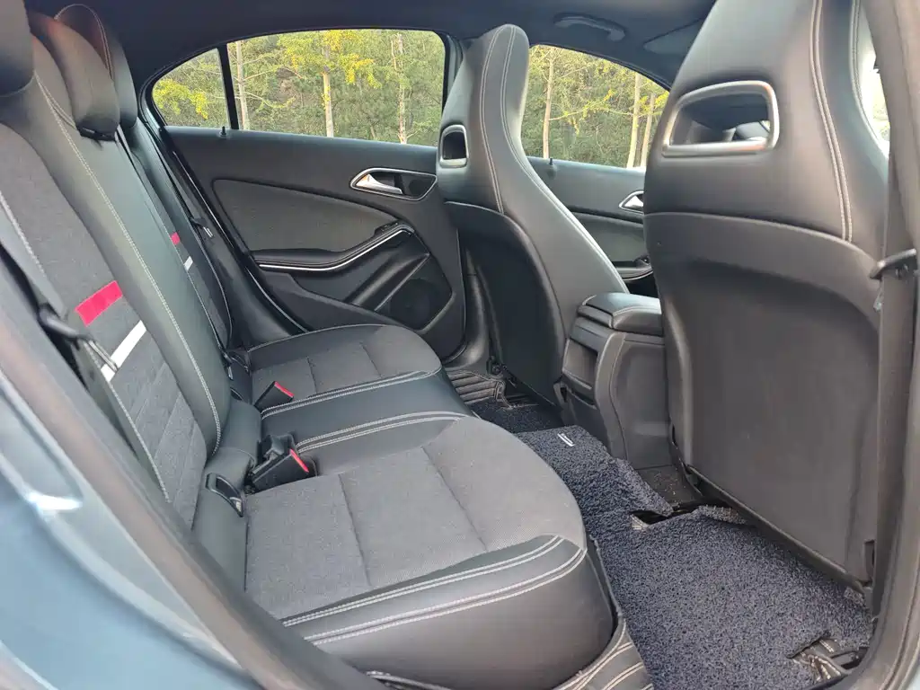 Mercedes-Benz A-Class (Import) — миниатюра 8