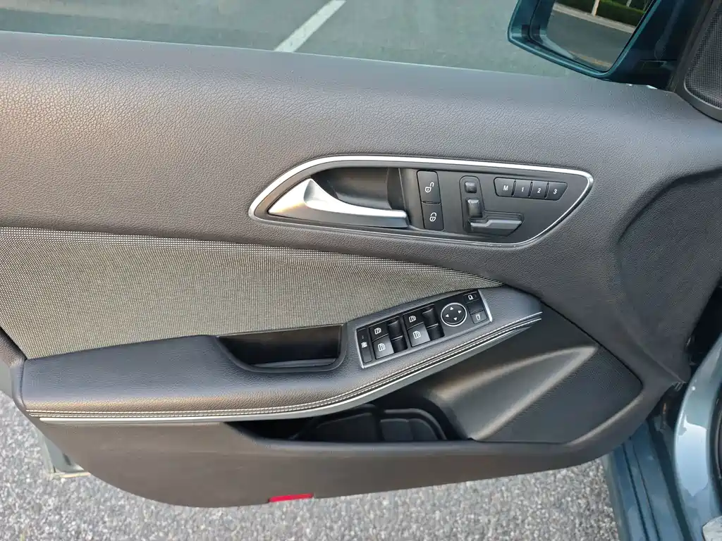 Mercedes-Benz A-Class (Import) — миниатюра 14