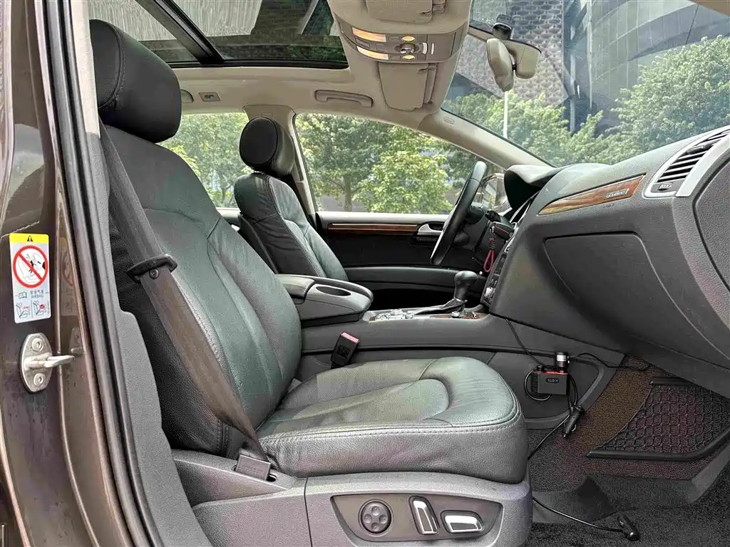 Audi Q7 — миниатюра 6