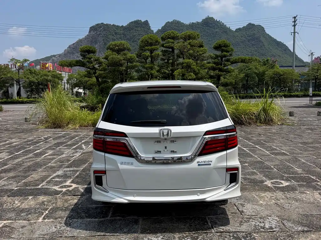 Honda Elysion 2.0L Hybrid Luxury Edition, фото 4