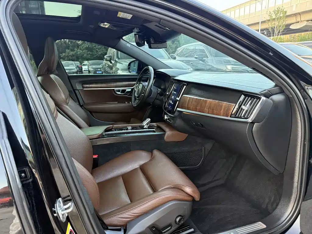 Volvo S90 — миниатюра 5