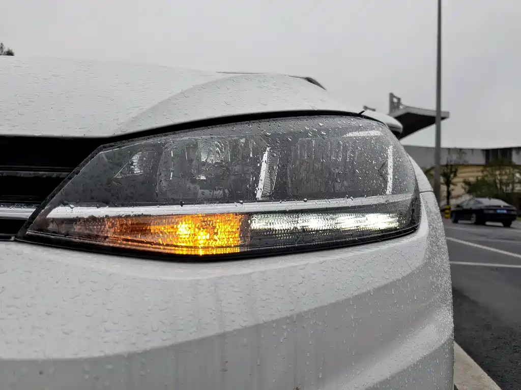 Volkswagen Golf — миниатюра 20