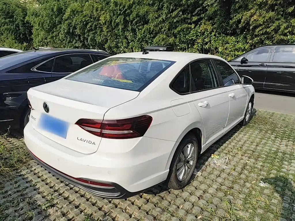 Volkswagen Lavida — миниатюра 7