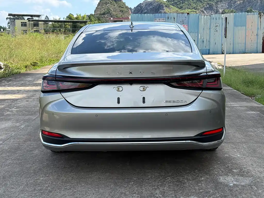 Lexus ES — миниатюра 13
