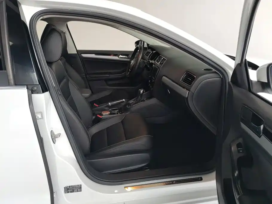 Volkswagen Sagitar — миниатюра 8