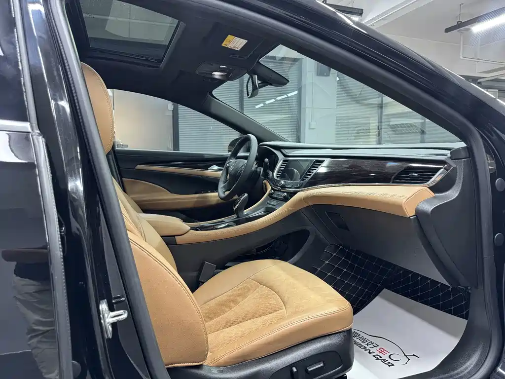 Buick LaCrosse — миниатюра 10