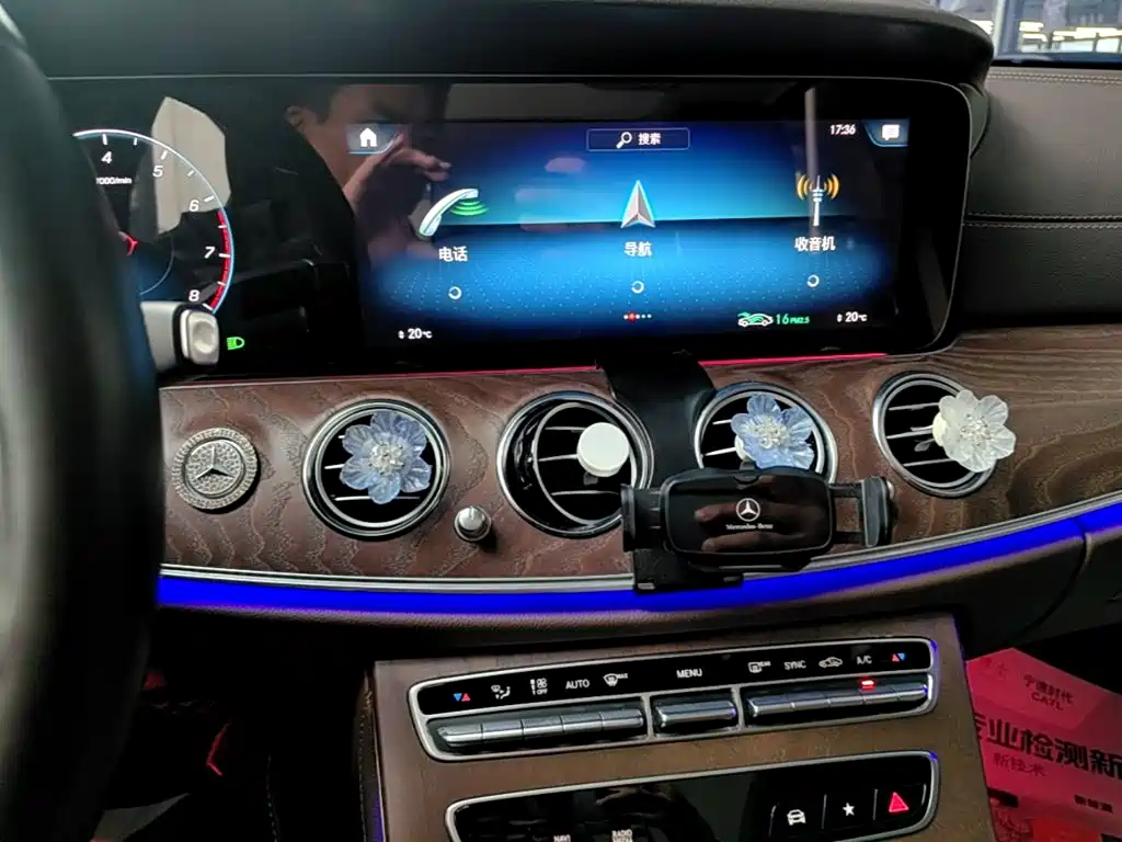 Mercedes-Benz E-Class — миниатюра 13
