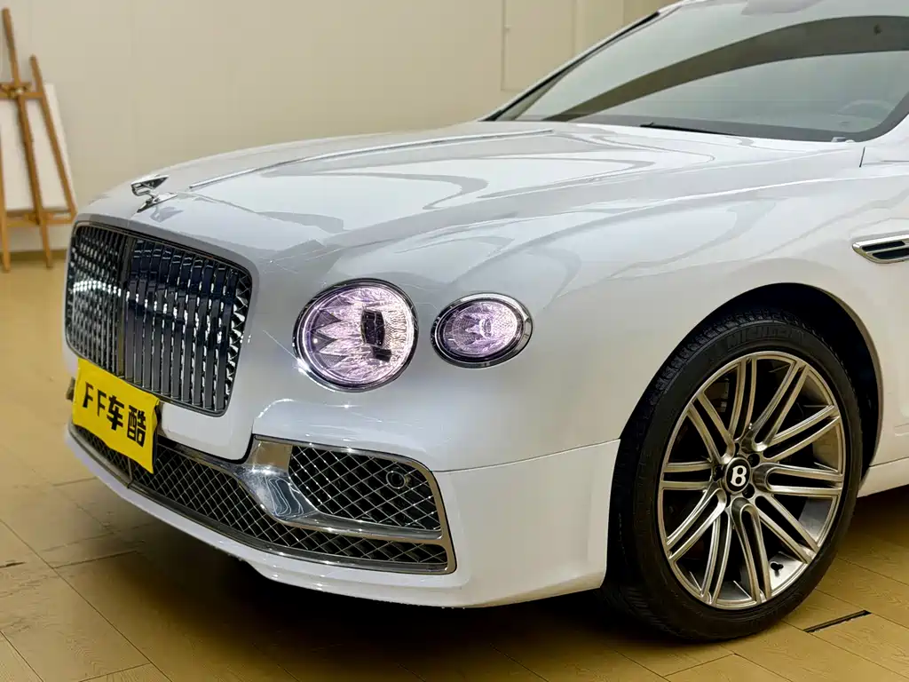 Bentley Flying Spur — миниатюра 7