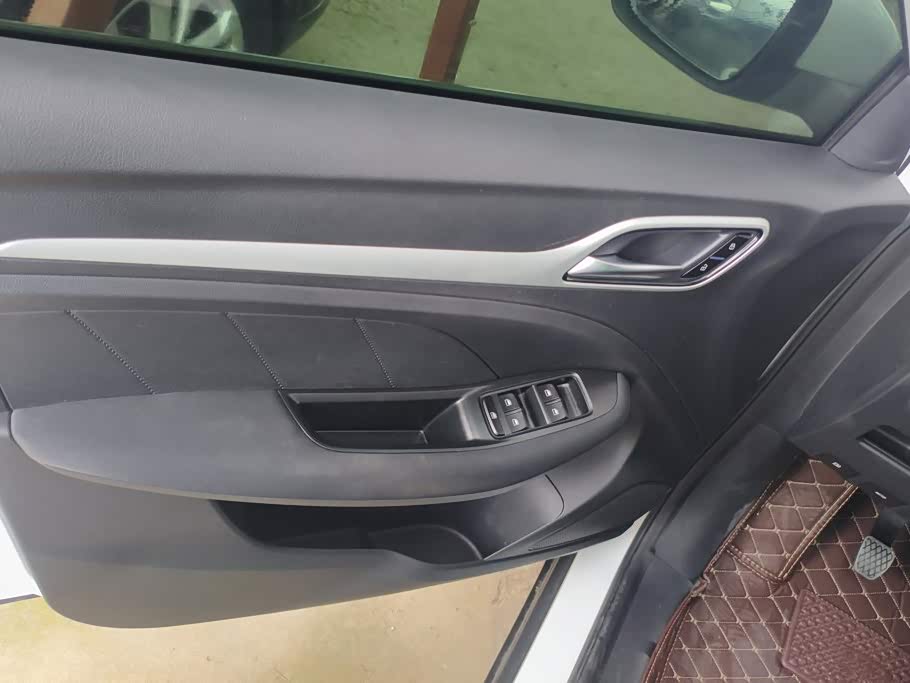 MG MG ZS 1.5 л 2021 г. Белый, пробег 28500 км