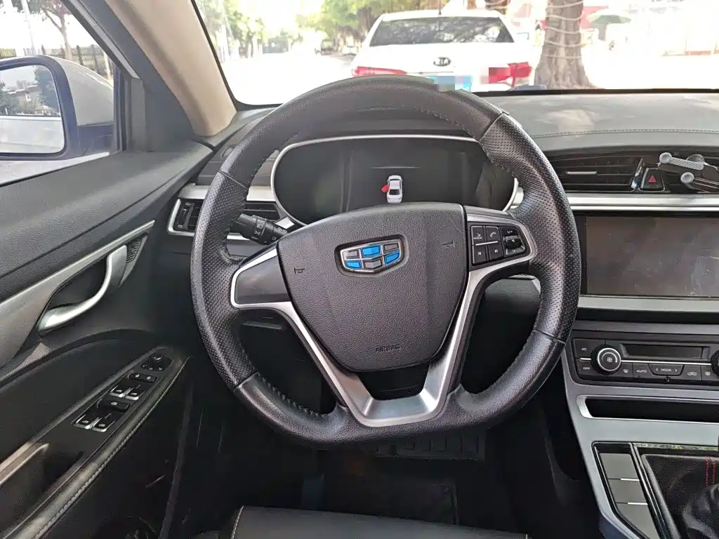 Geely Emgrand — миниатюра 6