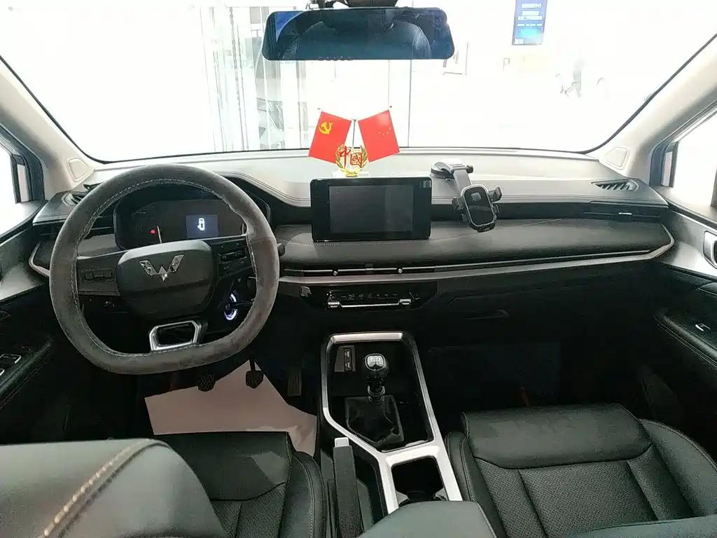 Wuling Jiachen 2022 1.5L MT Comfort