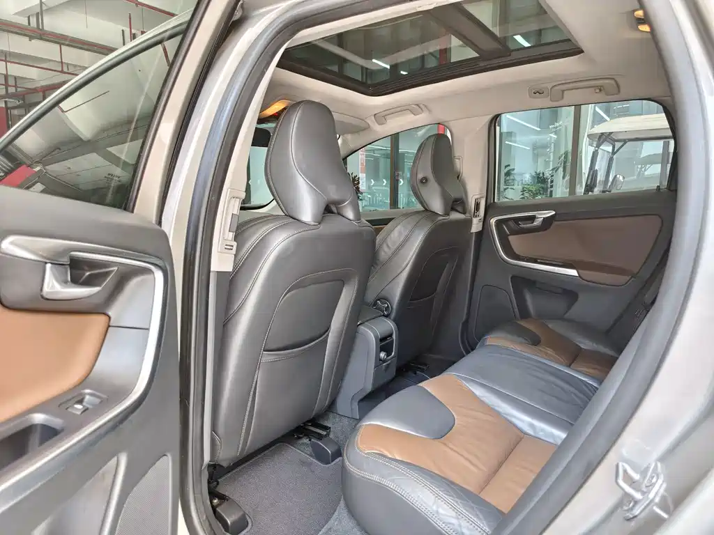 Volvo XC60 (Import) — миниатюра 11