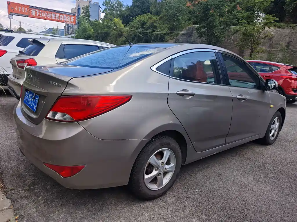 Hyundai Verna — миниатюра 6
