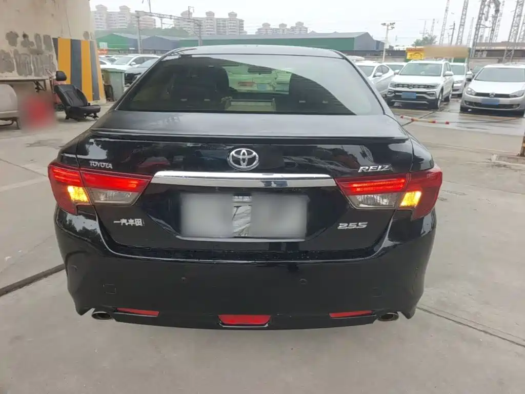 Toyota Reiz 2013 2.5S